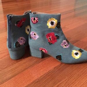 Betsy Johnson boots